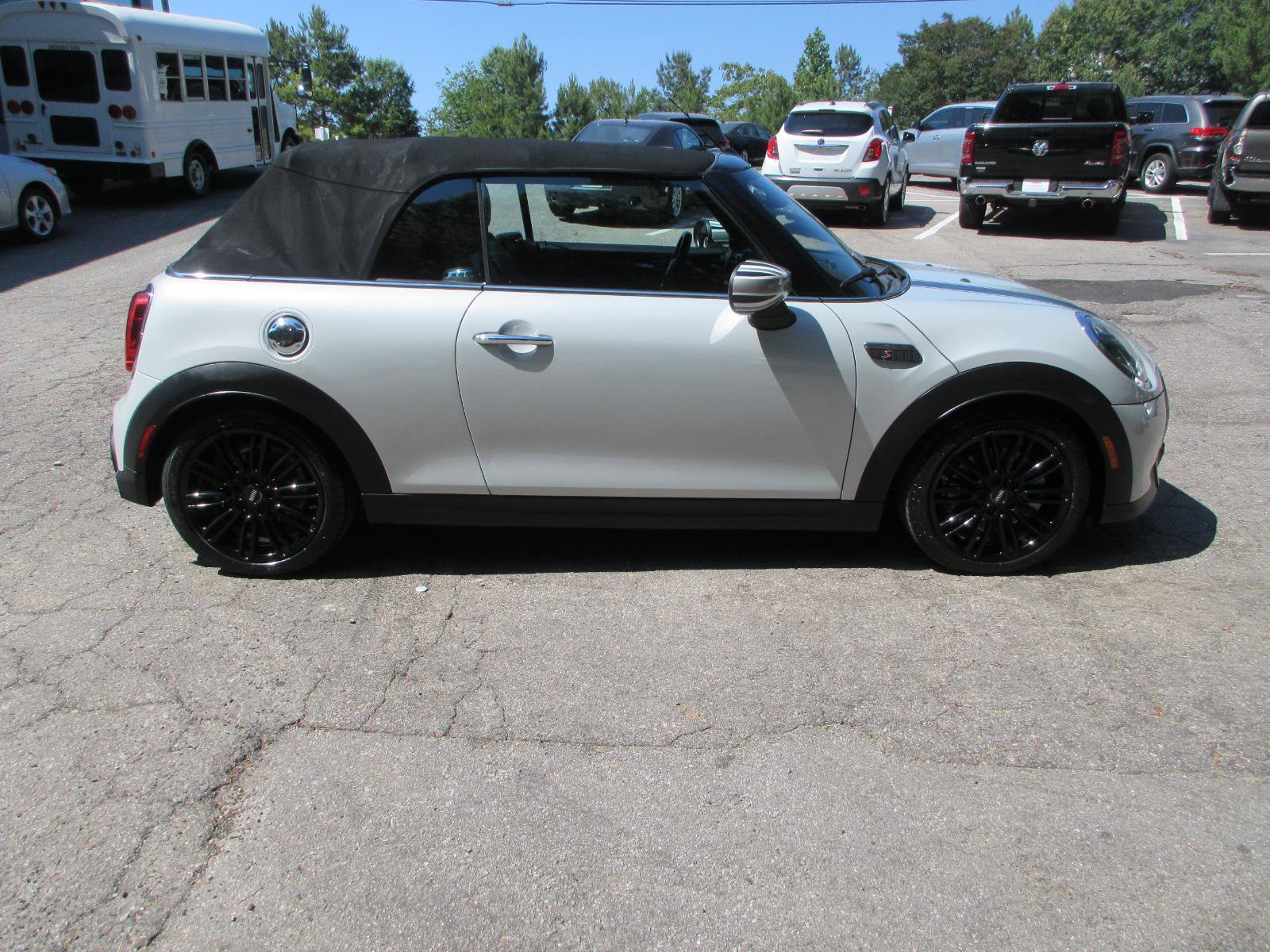 Used 2022 MINI Cooper S FWD image 6