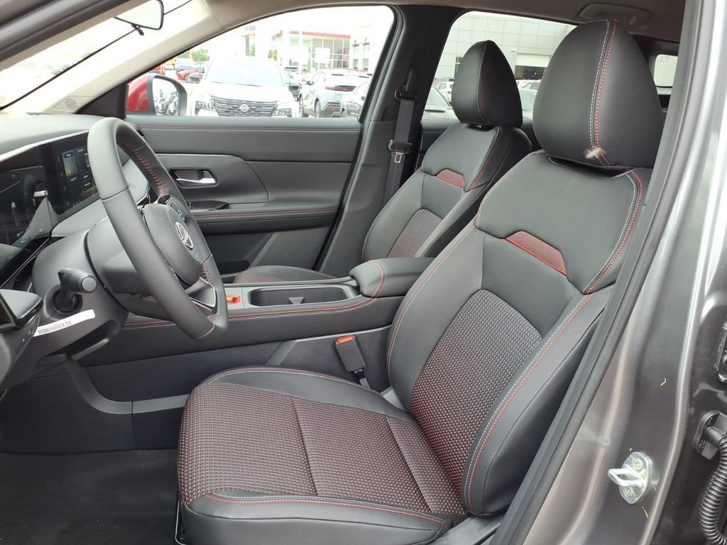 New 2026 Nissan Kicks SR FWD image 12