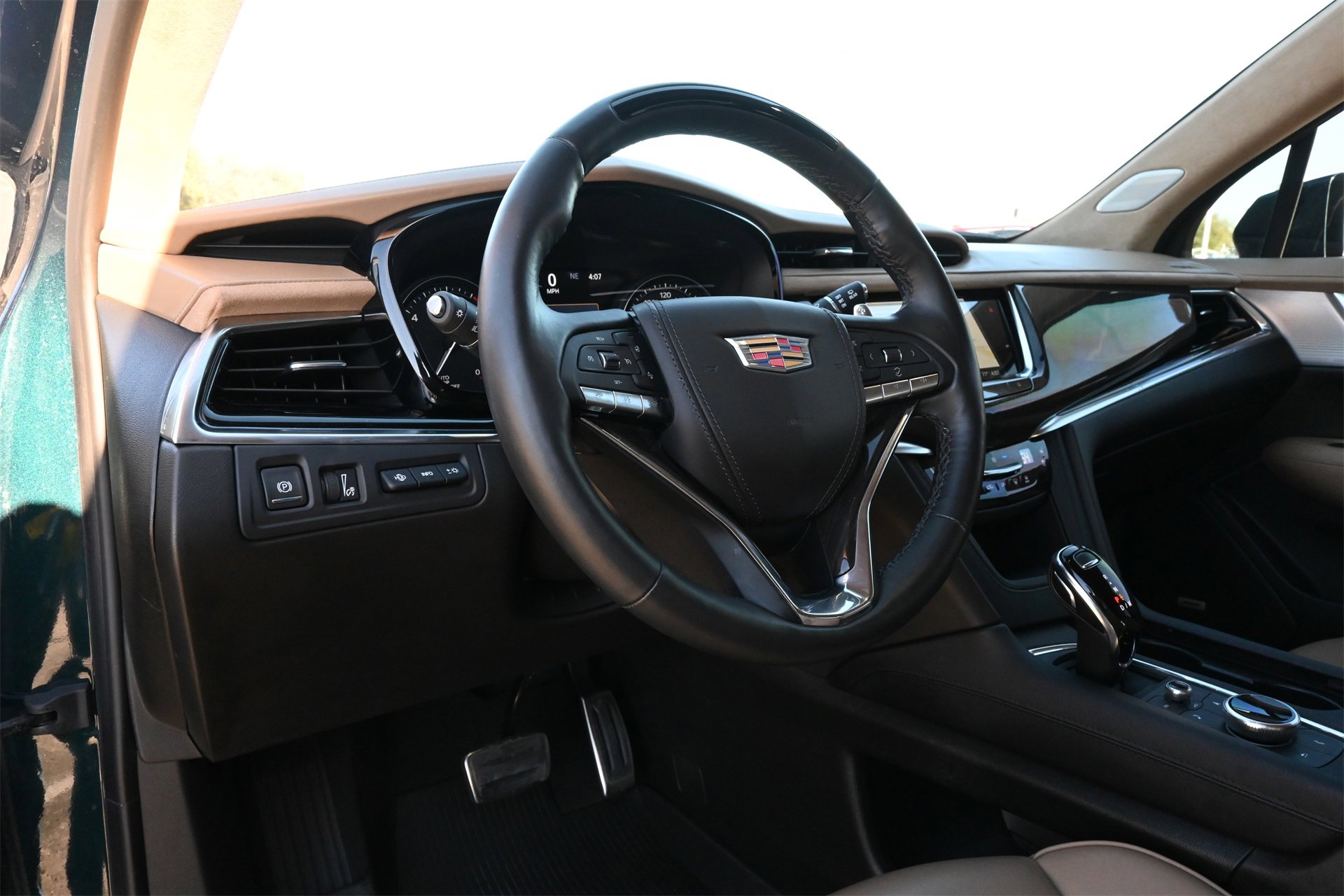 Certified 2024 Cadillac XT6 Sport w/ Platinum Package image 17