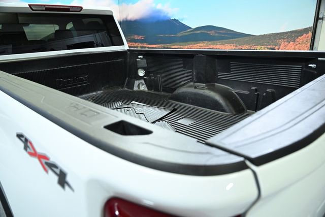 Used 2025 Chevrolet Silverado 2500 LT w/ Convenience Package image 19