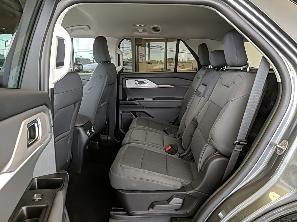 Certified 2025 Ford Explorer Active AWD/4WD image 13