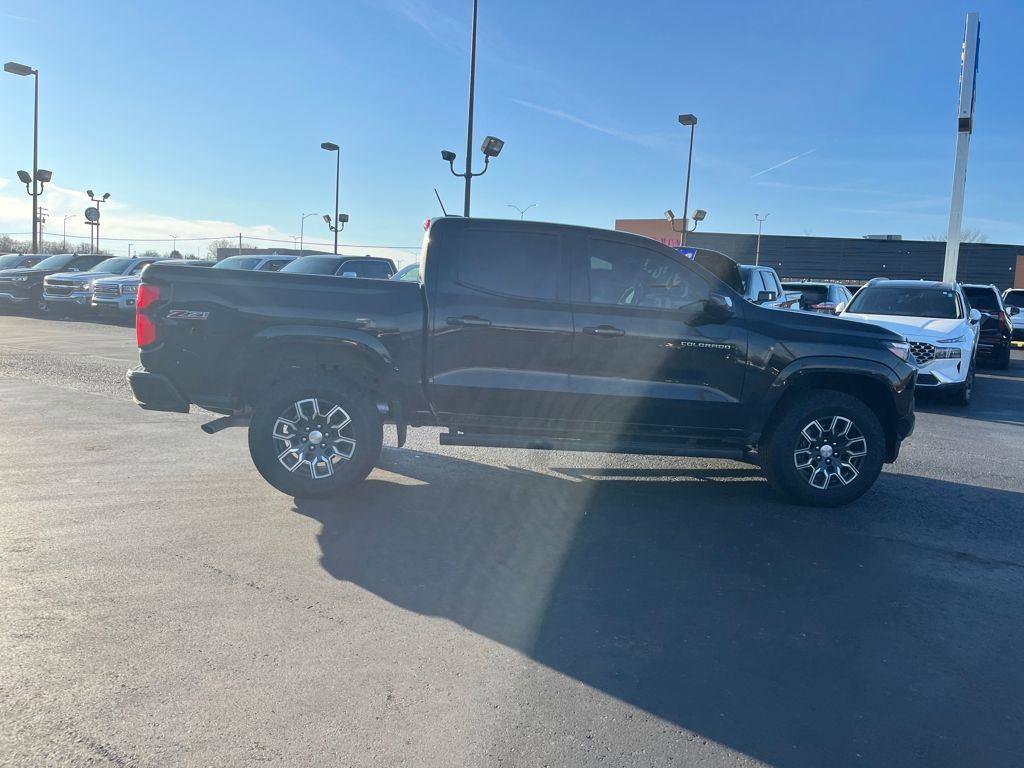 Used 2025 Chevrolet Colorado Z71 AWD/4WD image 6