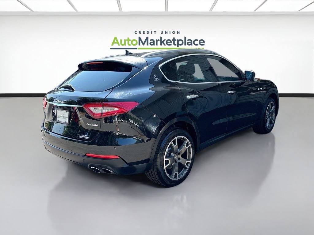 Used 2017 Maserati Levante S AWD/4WD image 7