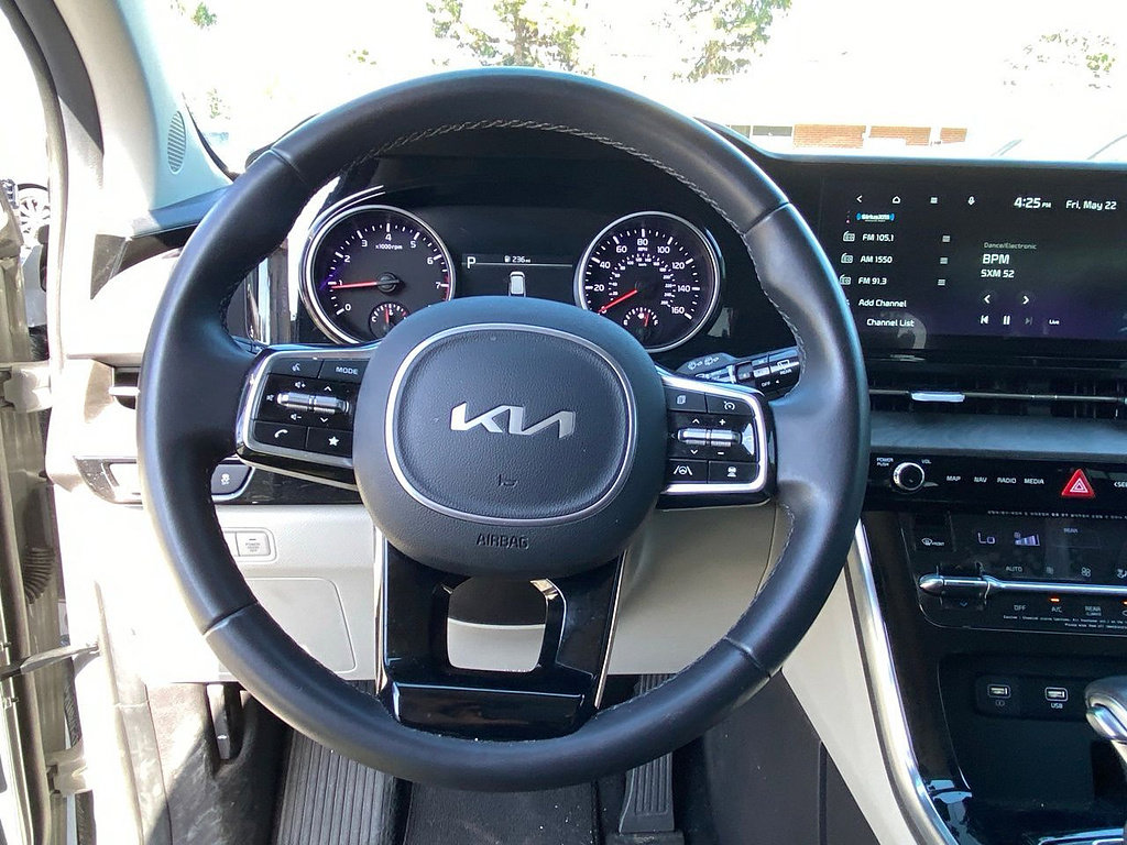 Used 2024 Kia Carnival EX FWD image 14