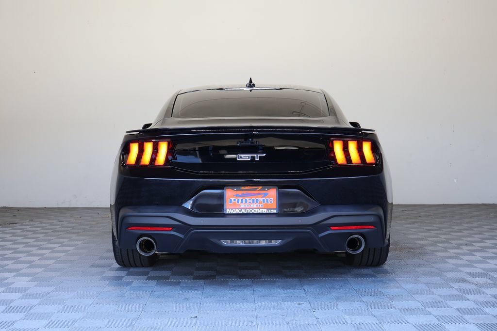 Used 2024 Ford Mustang GT RWD image 12