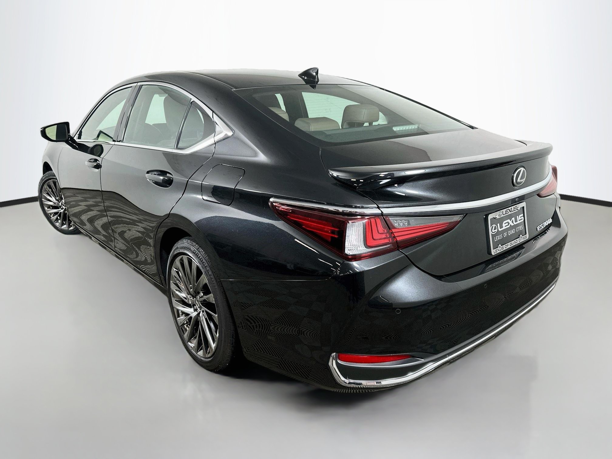 Certified 2025 Lexus ES 300h w/ Accessory Package (Z2) FWD image 5