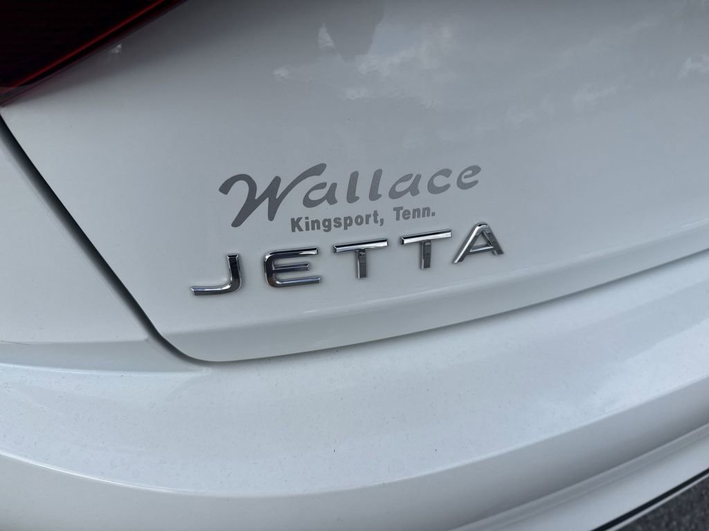 Used 2024 Volkswagen Jetta Sport image 7
