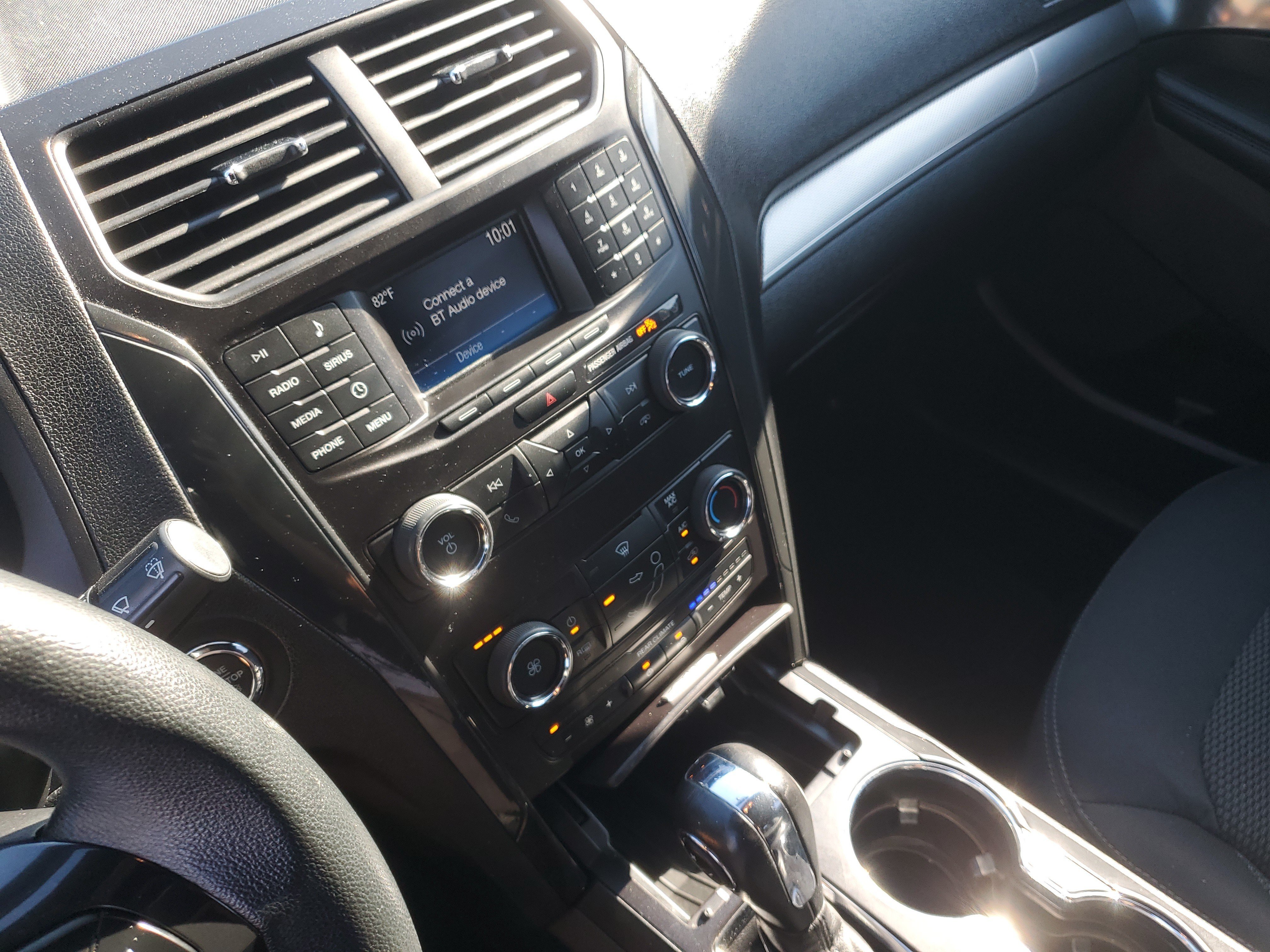 Used 2019 Ford Explorer XLT FWD image 19