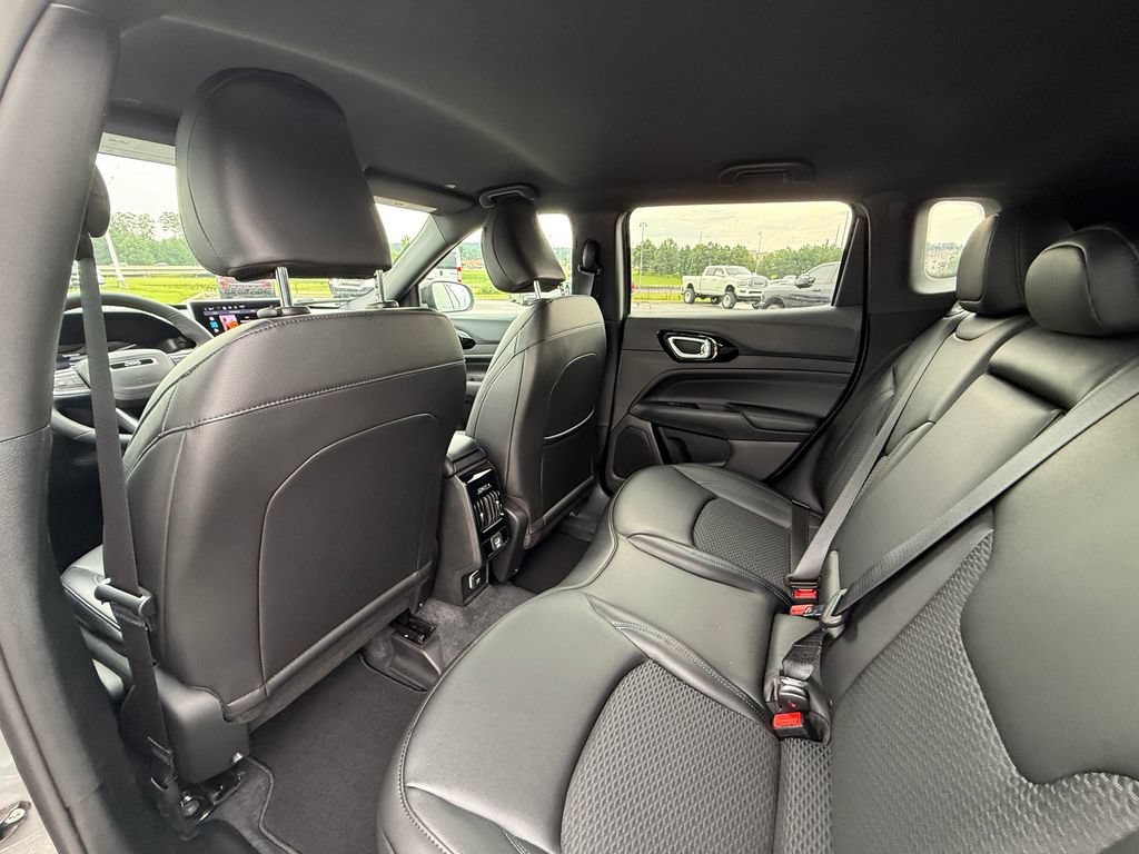 New 2026 Jeep Compass Latitude AWD/4WD image 23
