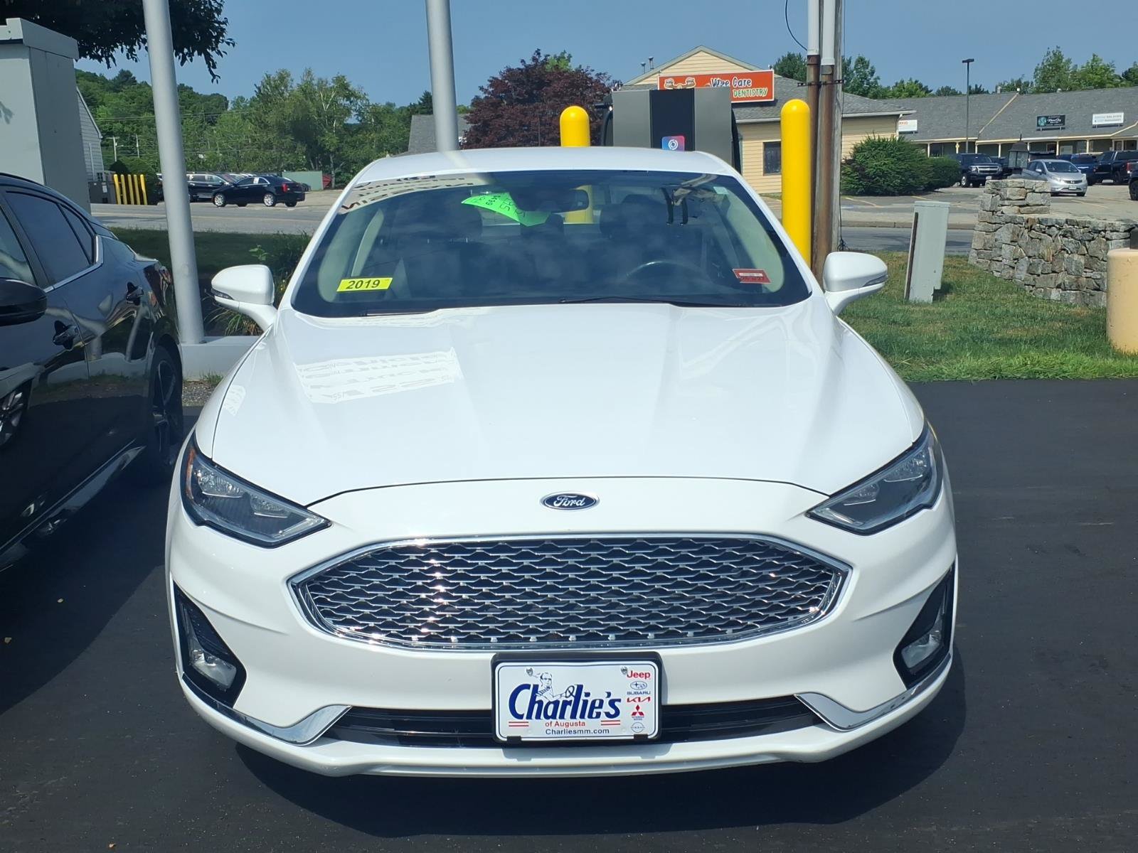 Used 2019 Ford Fusion Energi Titanium FWD image 2
