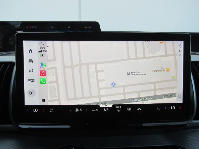 Used 2025 Ford Expedition Active image 12