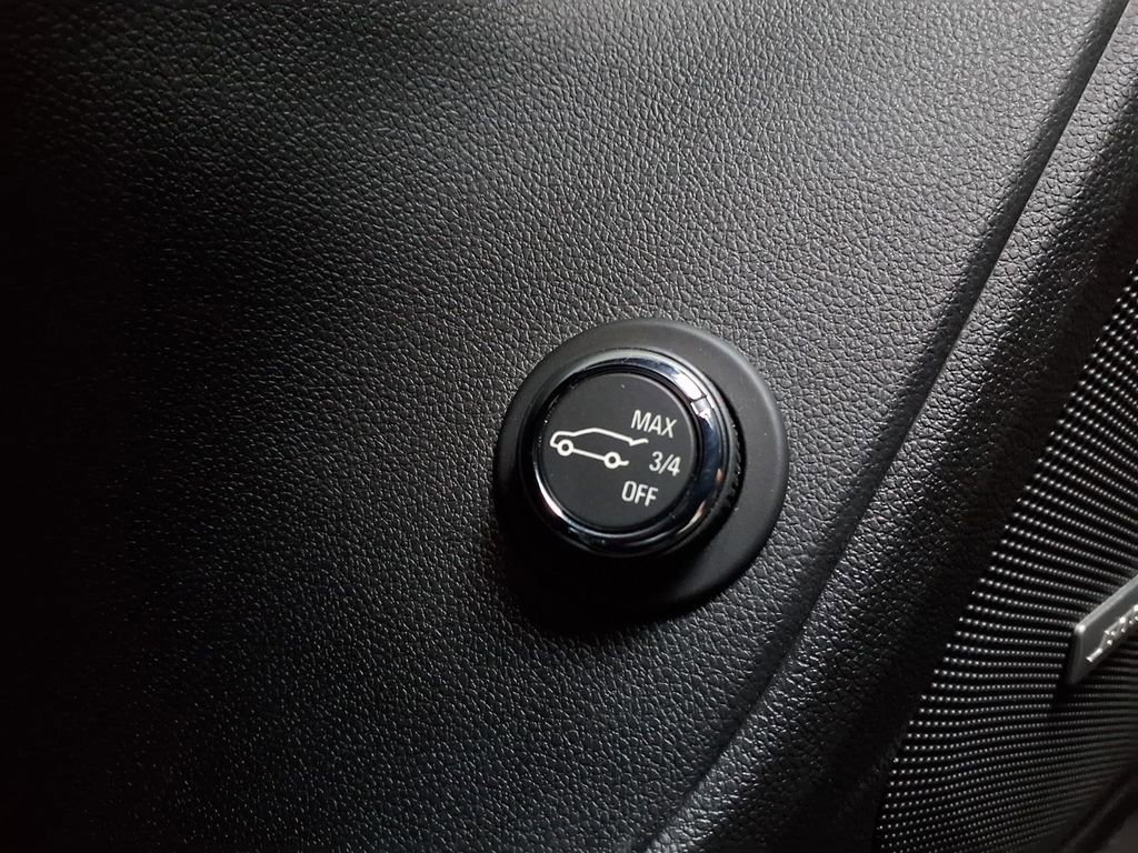 Used 2020 Chevrolet Blazer RS FWD image 23