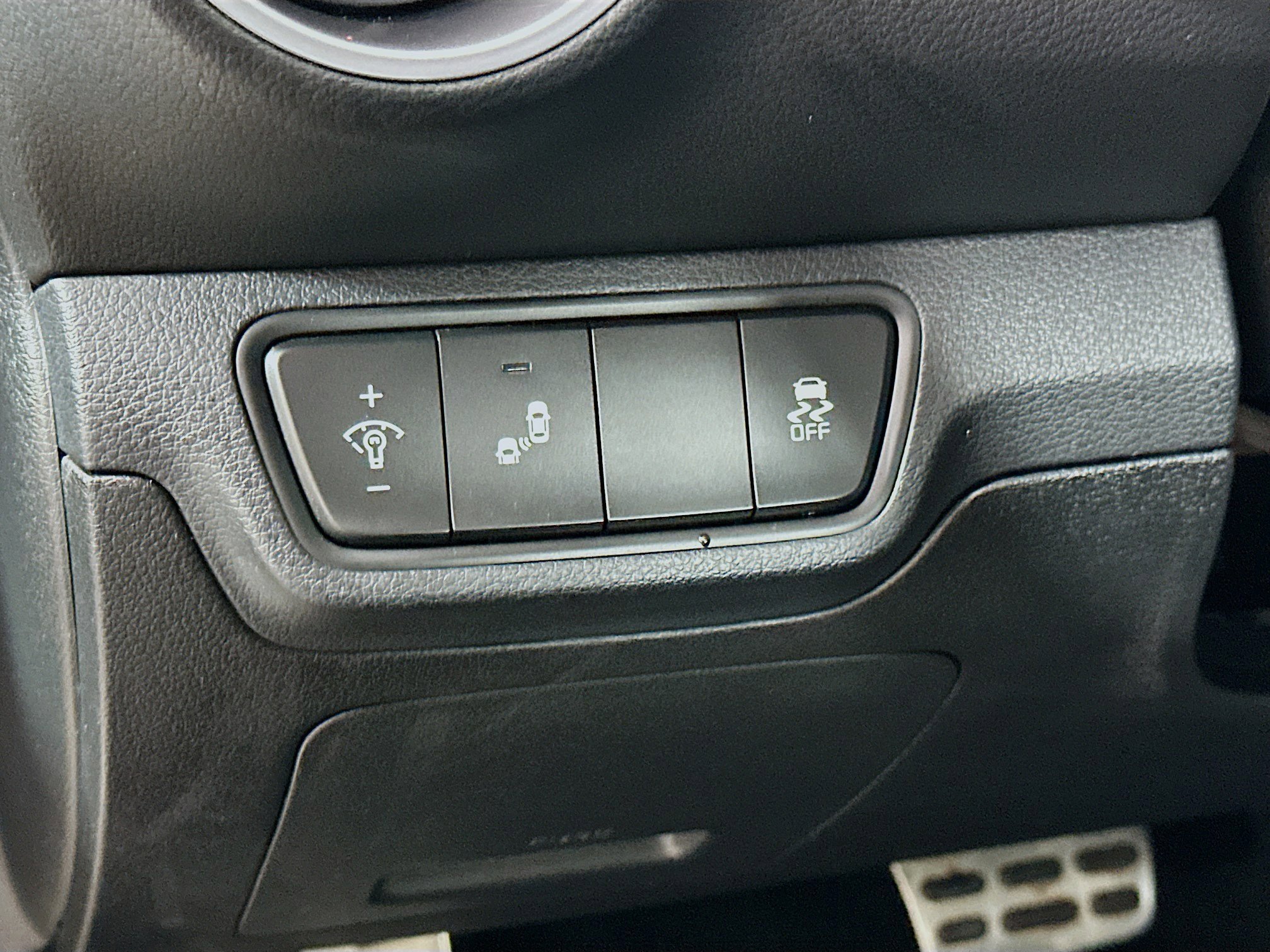 Used 2023 Kia Forte GT-Line w/ GT-Line Premium Package image 17