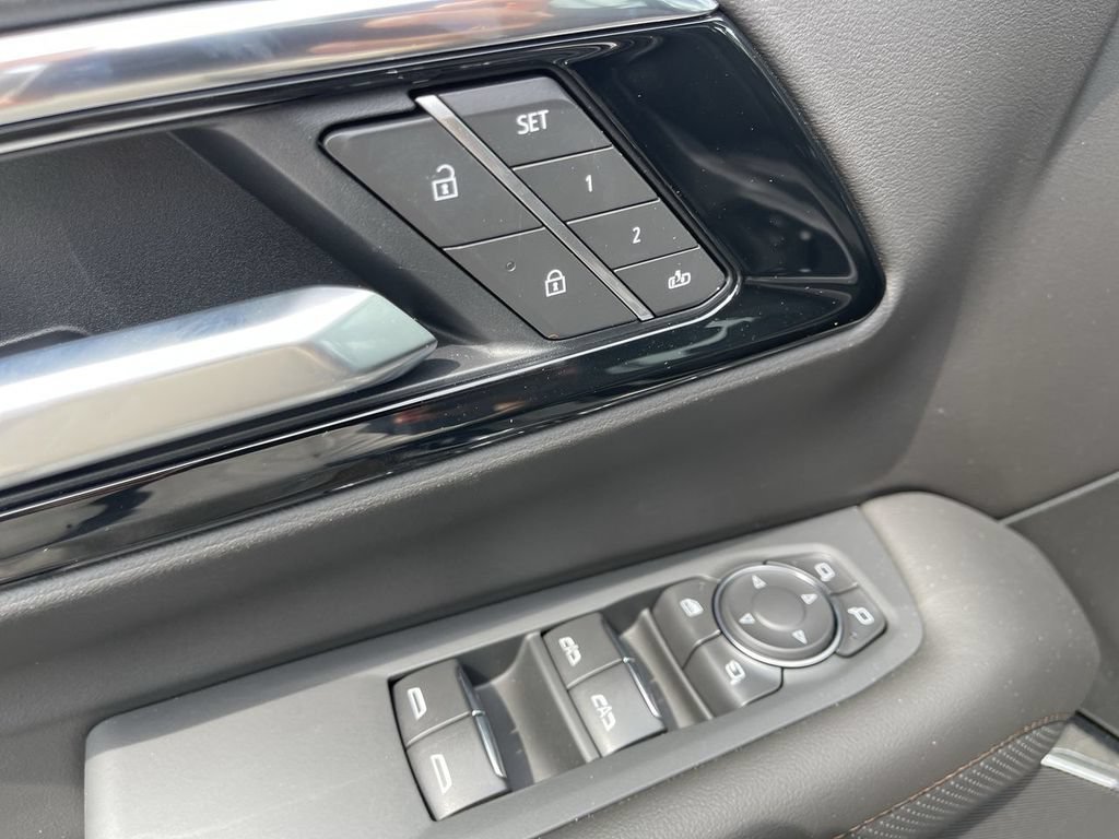 New 2026 Chevrolet Suburban High Country AWD/4WD image 13