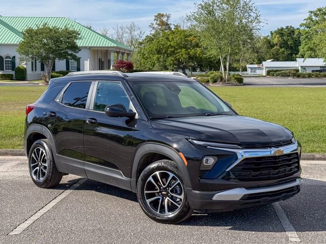 Used 2026 Chevrolet TrailBlazer LT FWD image 1