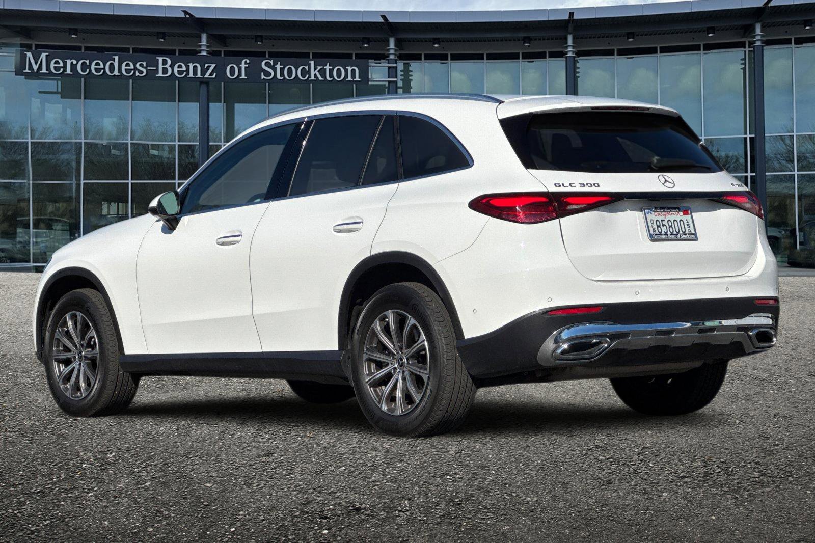 Used 2024 Mercedes-Benz GLC 300 4MATIC image 6