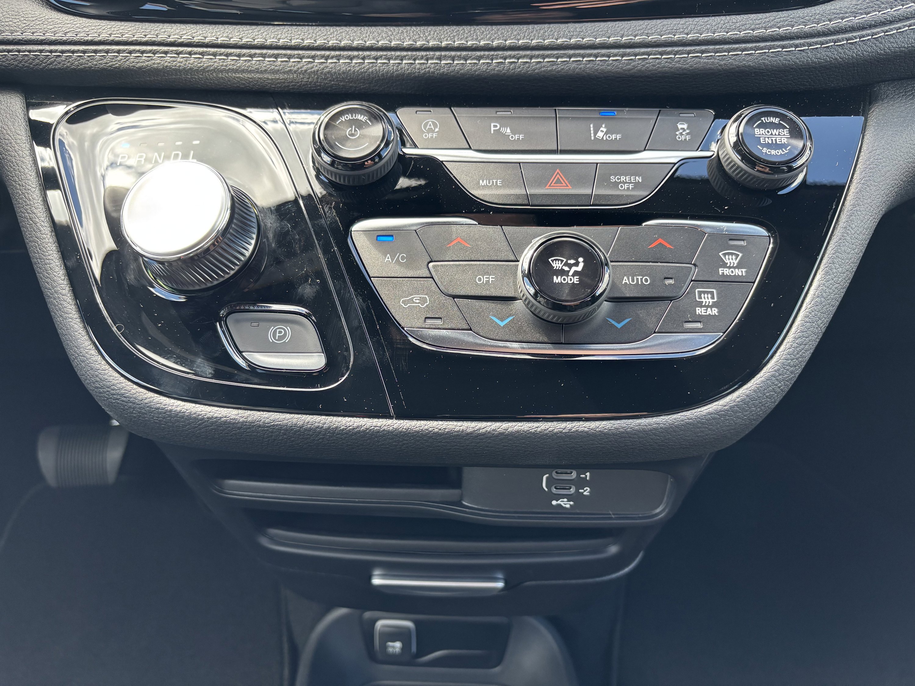 New 2026 Chrysler Pacifica Select image 14