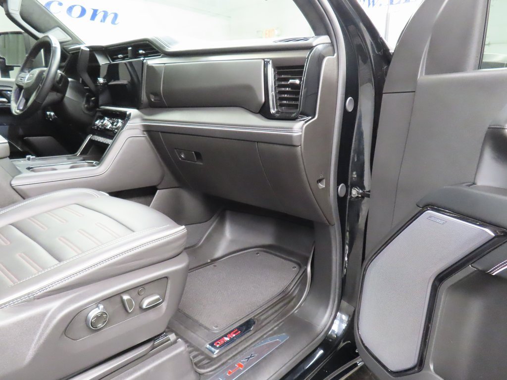 Used 2025 GMC Sierra 2500 AT4X image 35