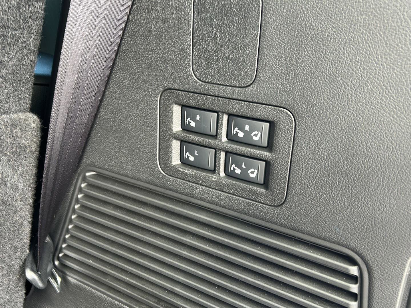 Used 2025 Nissan Armada Platinum w/ Convenience Package image 12