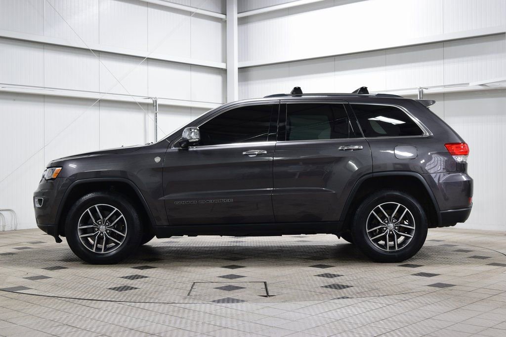 Used 2017 Jeep Grand Cherokee Limited image 4