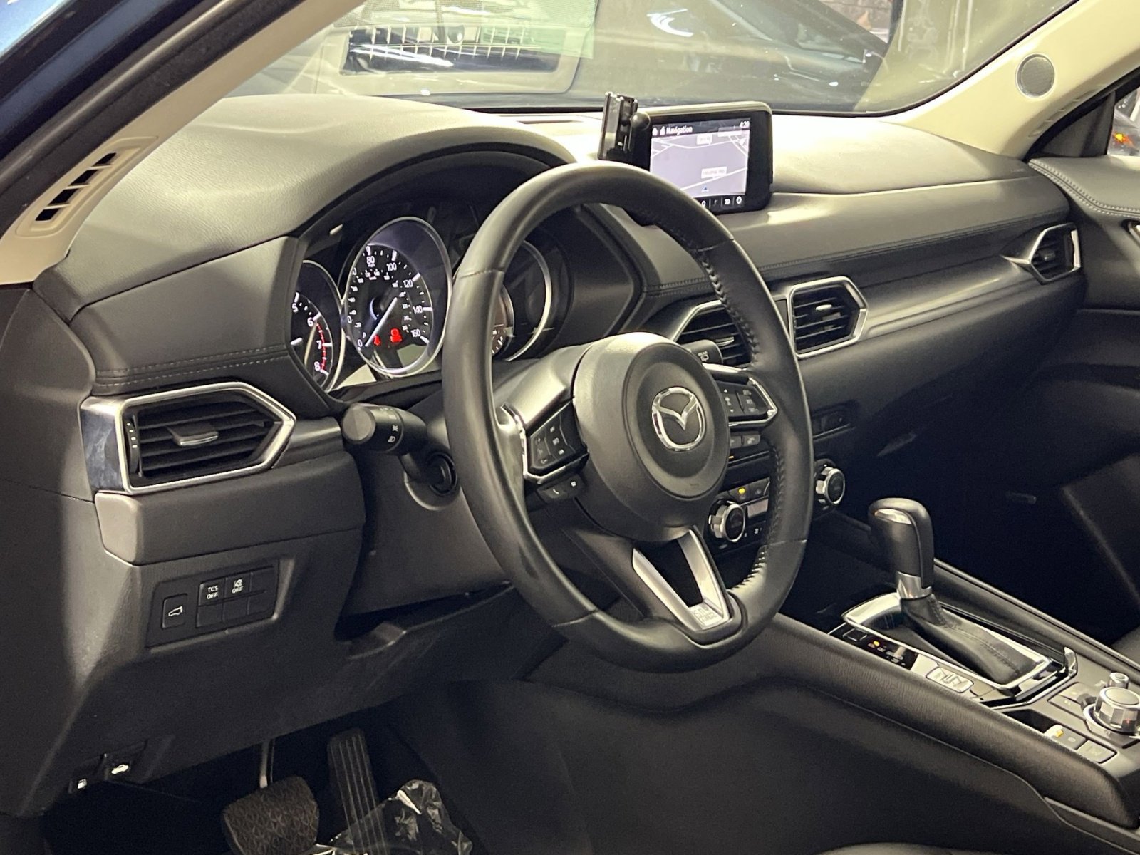 Used 2018 MAZDA CX-5 Touring image 15