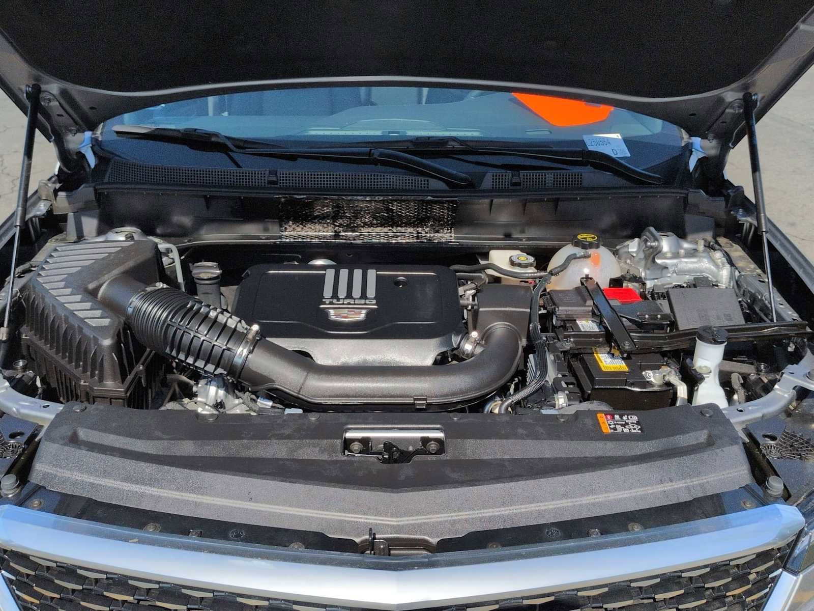 Used 2025 Cadillac XT6 Luxury image 28