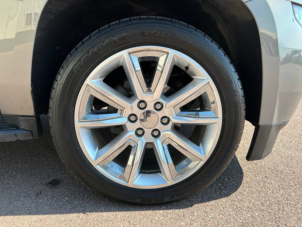 Used 2018 Chevrolet Suburban LT AWD/4WD image 41