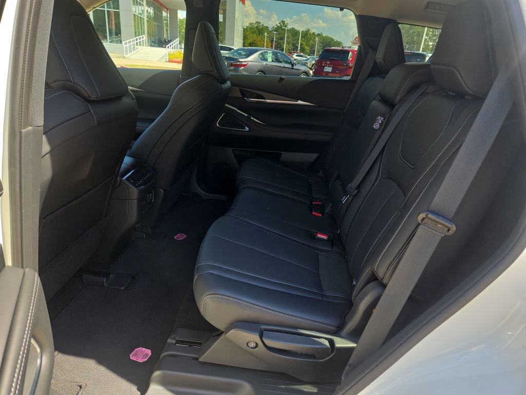 Used 2023 INFINITI QX60 Sensory w/ Vision Package image 17