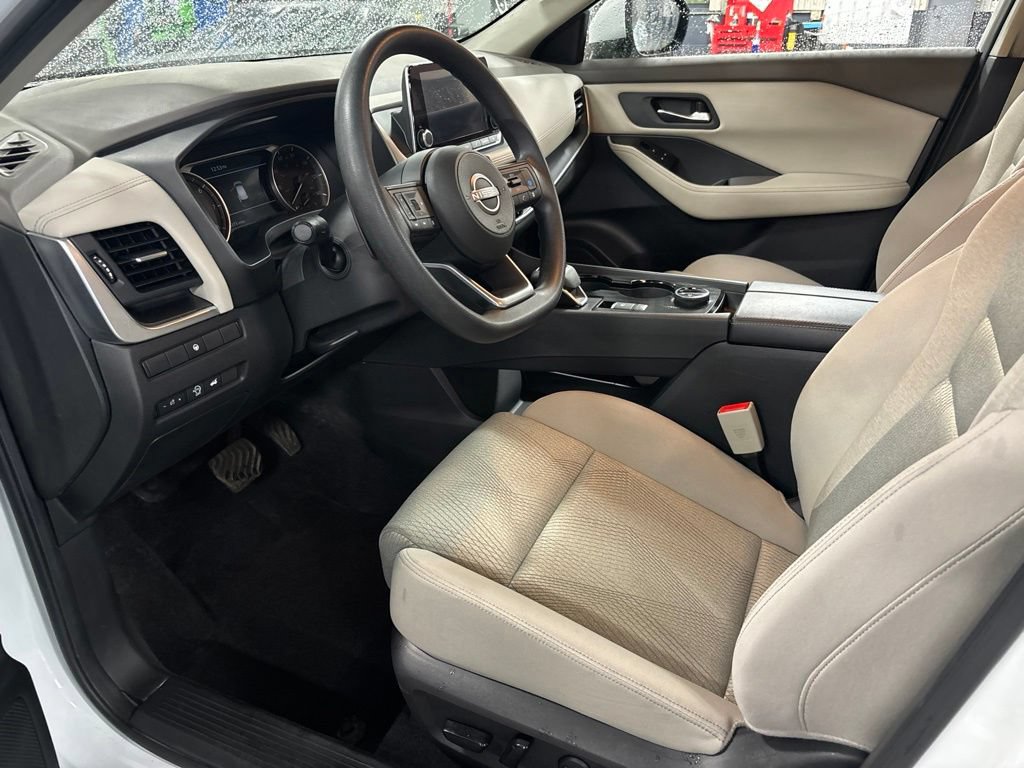 Used 2024 Nissan Rogue SV AWD/4WD image 9