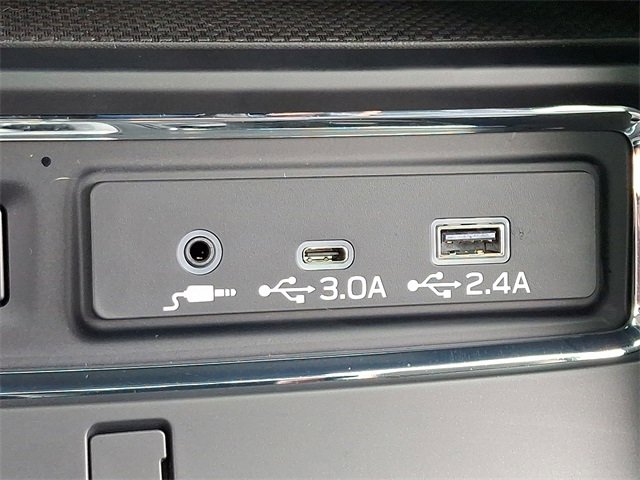 New 2025 Subaru Ascent Limited image 16