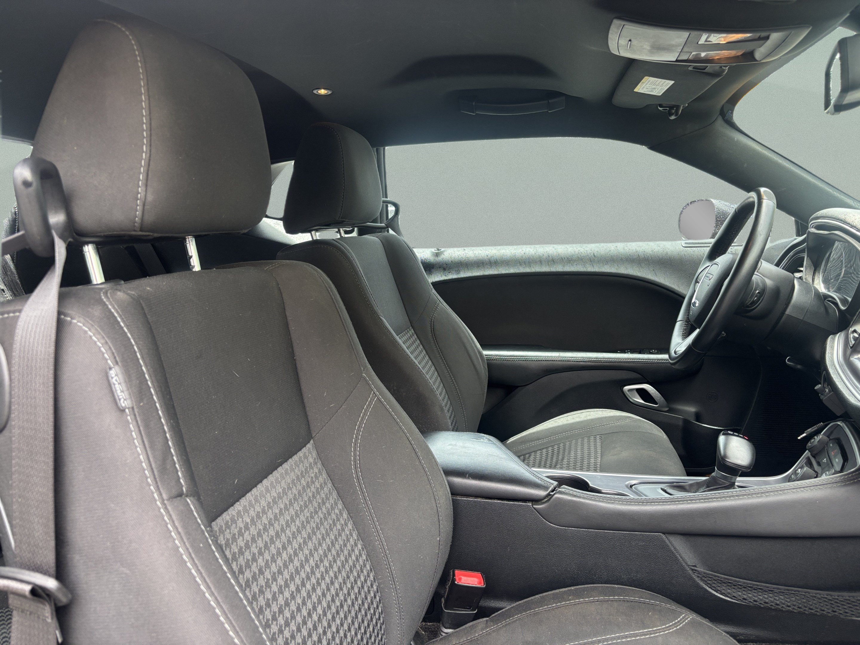 Used 2016 Dodge Challenger SXT RWD image 19