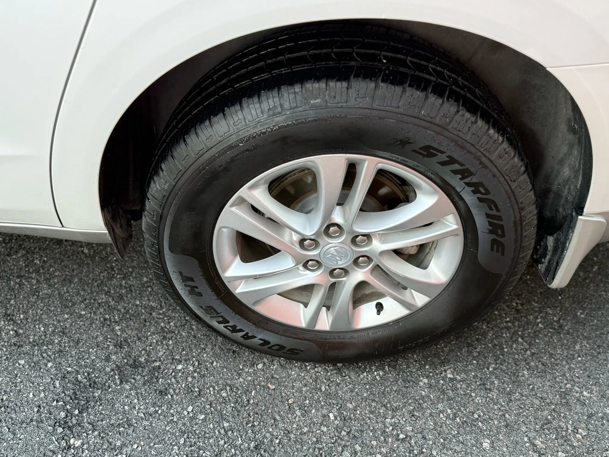 Used 2019 Buick Enclave Essence image 36