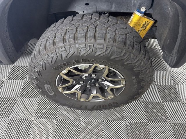 Used 2023 Chevrolet Colorado ZR2 w/ ZR2 Convenience Package III image 8