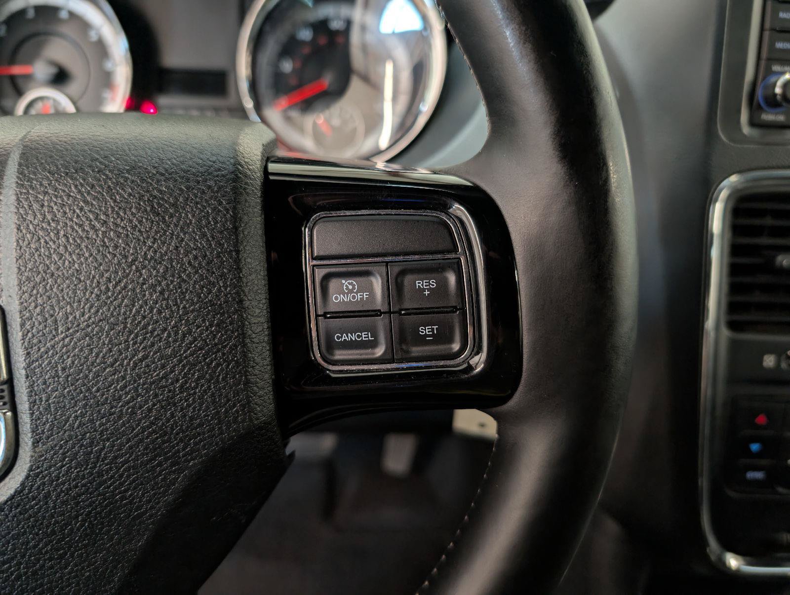 Used 2016 Dodge Grand Caravan SXT FWD image 20