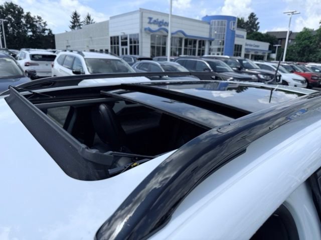Certified 2023 Jeep Cherokee Altitude Lux w/ Lux Elite Package AWD/4WD image 11