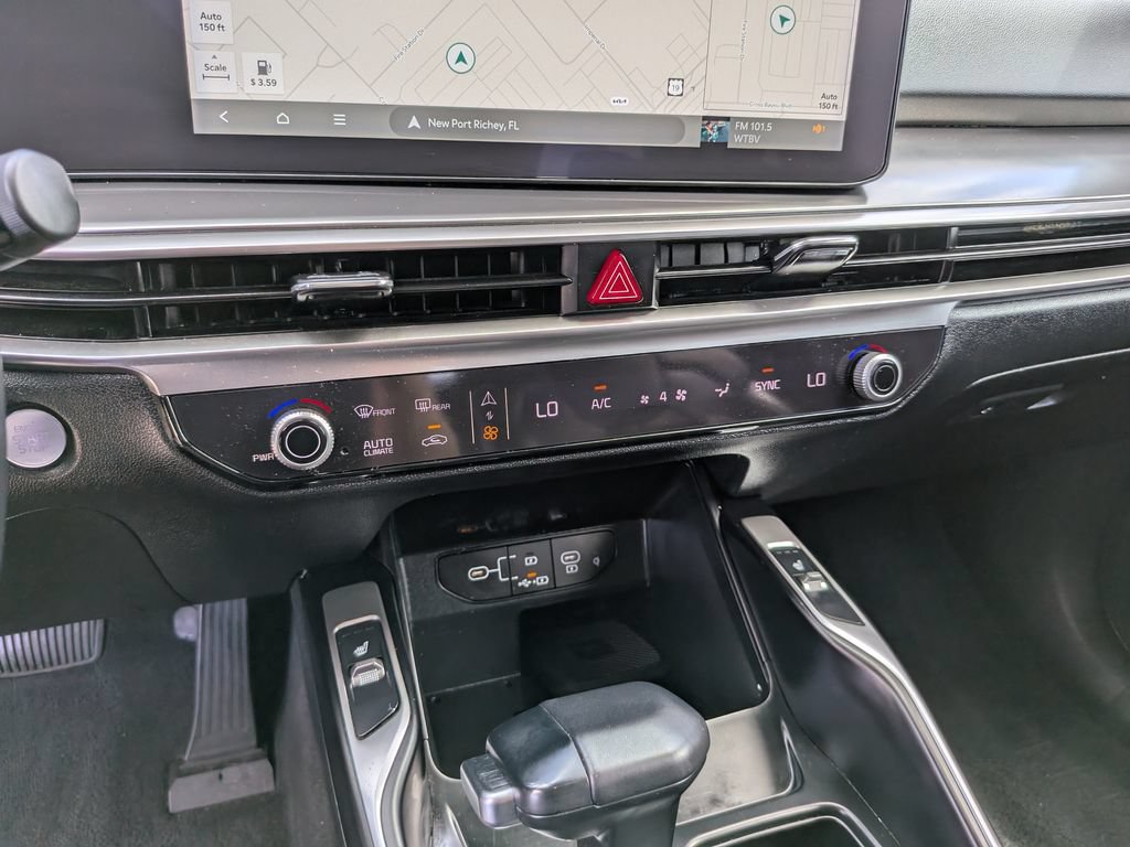Certified 2025 Kia Sorento EX w/ Panoramic Sunroof Package FWD image 26