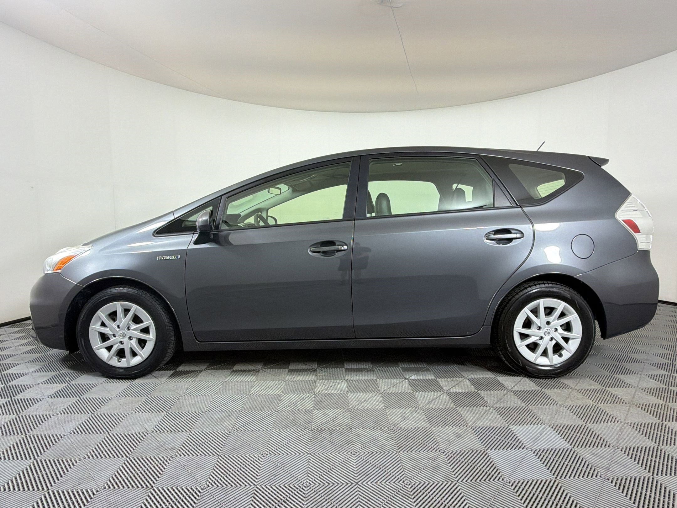 Used 2012 Toyota Prius V Three FWD image 2