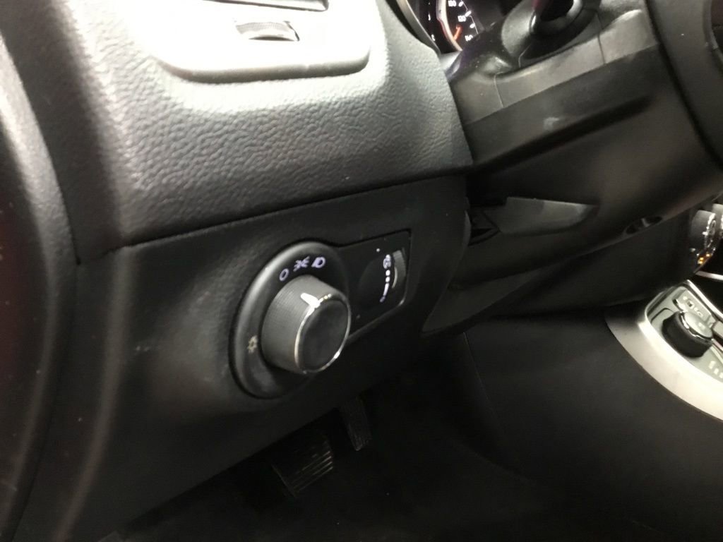 Used 2018 Jeep Compass Sport w/ Cold Weather Group image 6