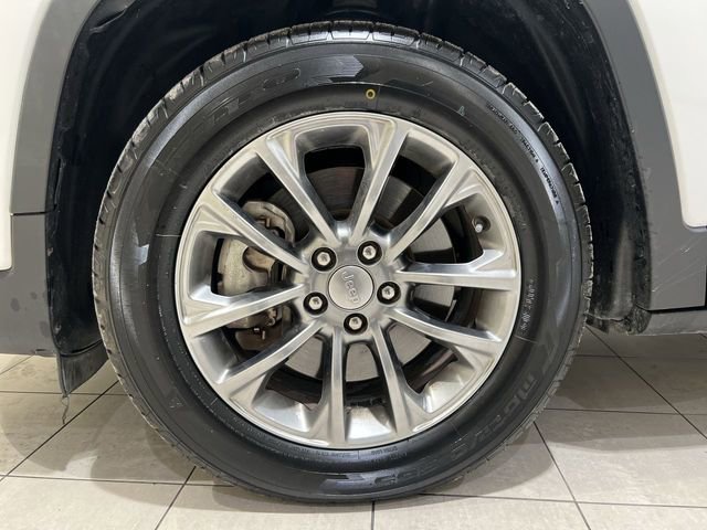 Used 2020 Jeep Cherokee Latitude Lux w/ Comfort/Convenience Group image 27