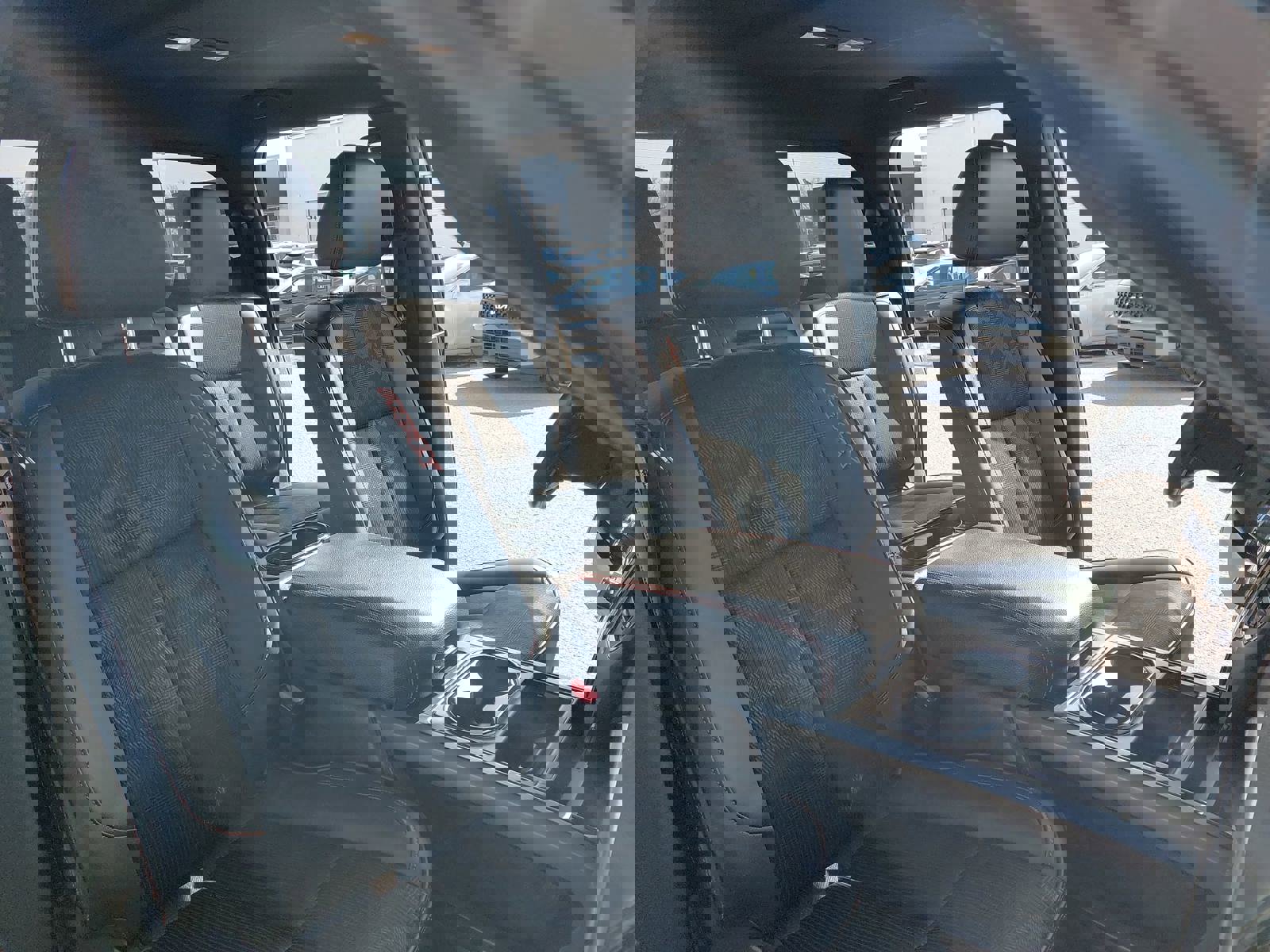 Used 2024 Nissan Titan PRO-4X image 10