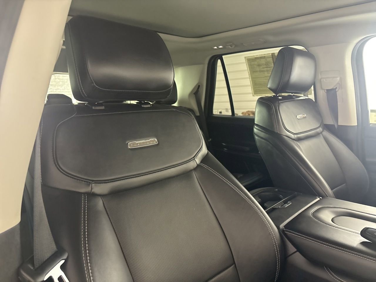 Used 2025 Ford Expedition Platinum image 29