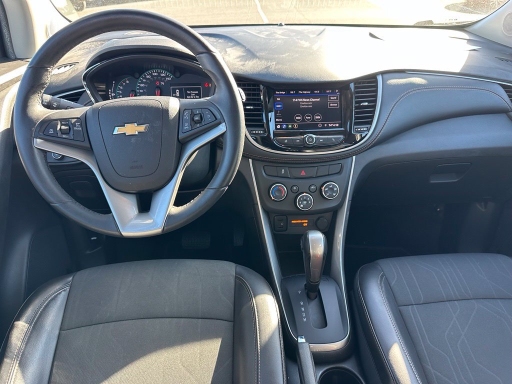 Used 2022 Chevrolet Trax LT w/ LT Convenience Package AWD/4WD image 4