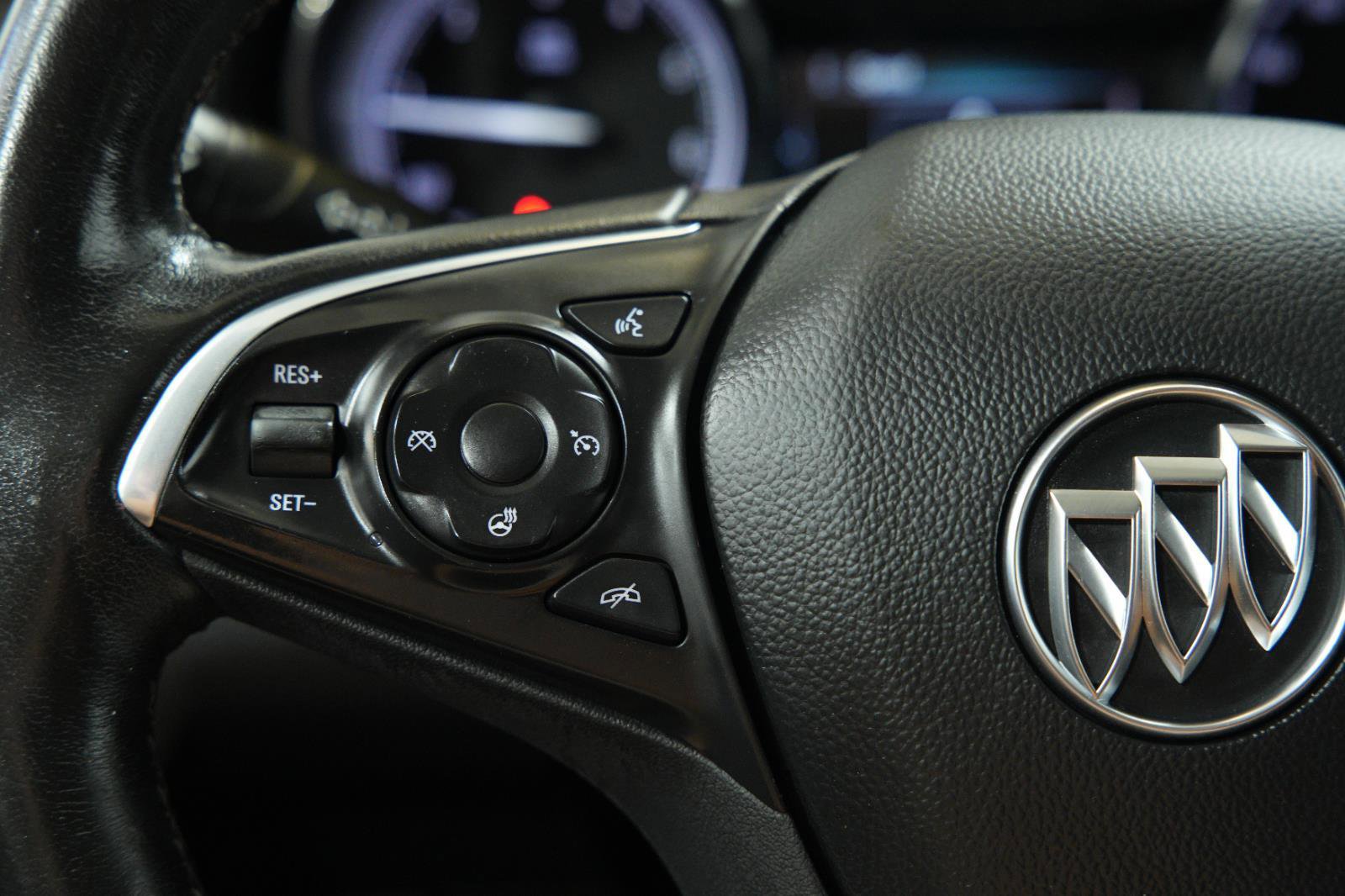 Used 2019 Buick Envision Essence image 36