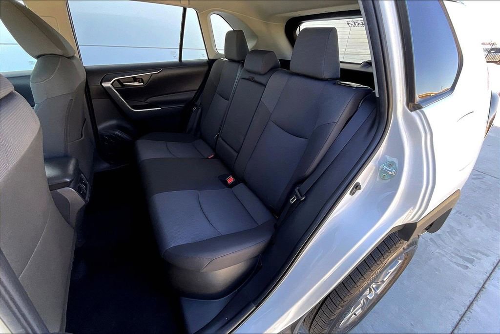 Used 2025 Toyota RAV4 XLE AWD/4WD image 26