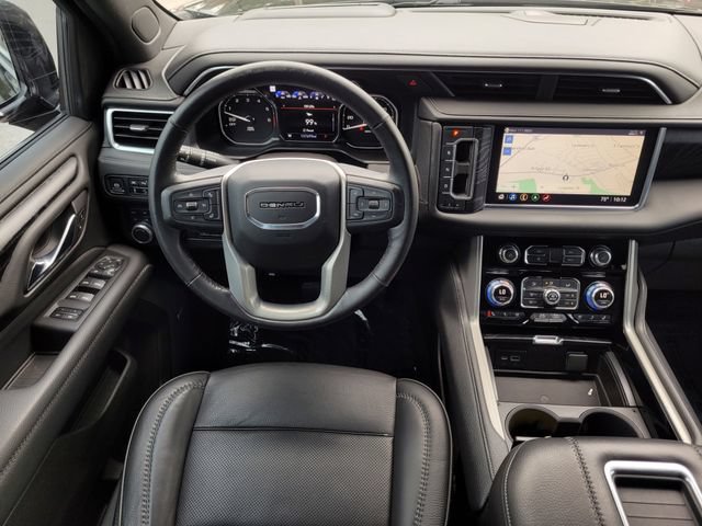 Used 2021 GMC Yukon XL Denali w/ Denali Premium Package AWD/4WD image 13