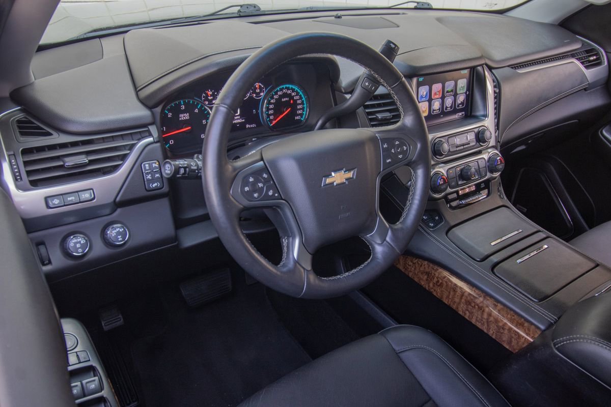 Used 2017 Chevrolet Suburban Premier AWD/4WD image 14