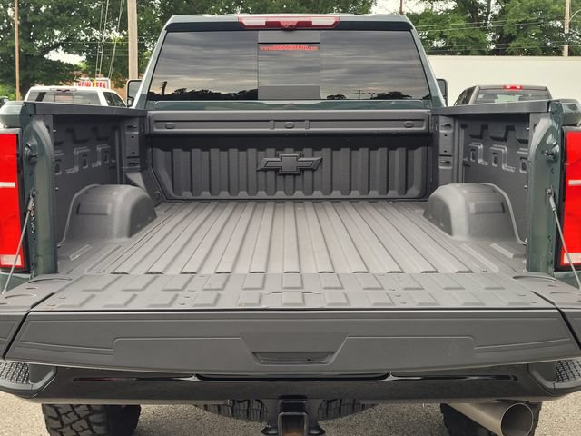 Used 2026 Chevrolet Silverado 2500 ZR2 w/ LPO, Dark Essentials Package AWD/4WD image 9