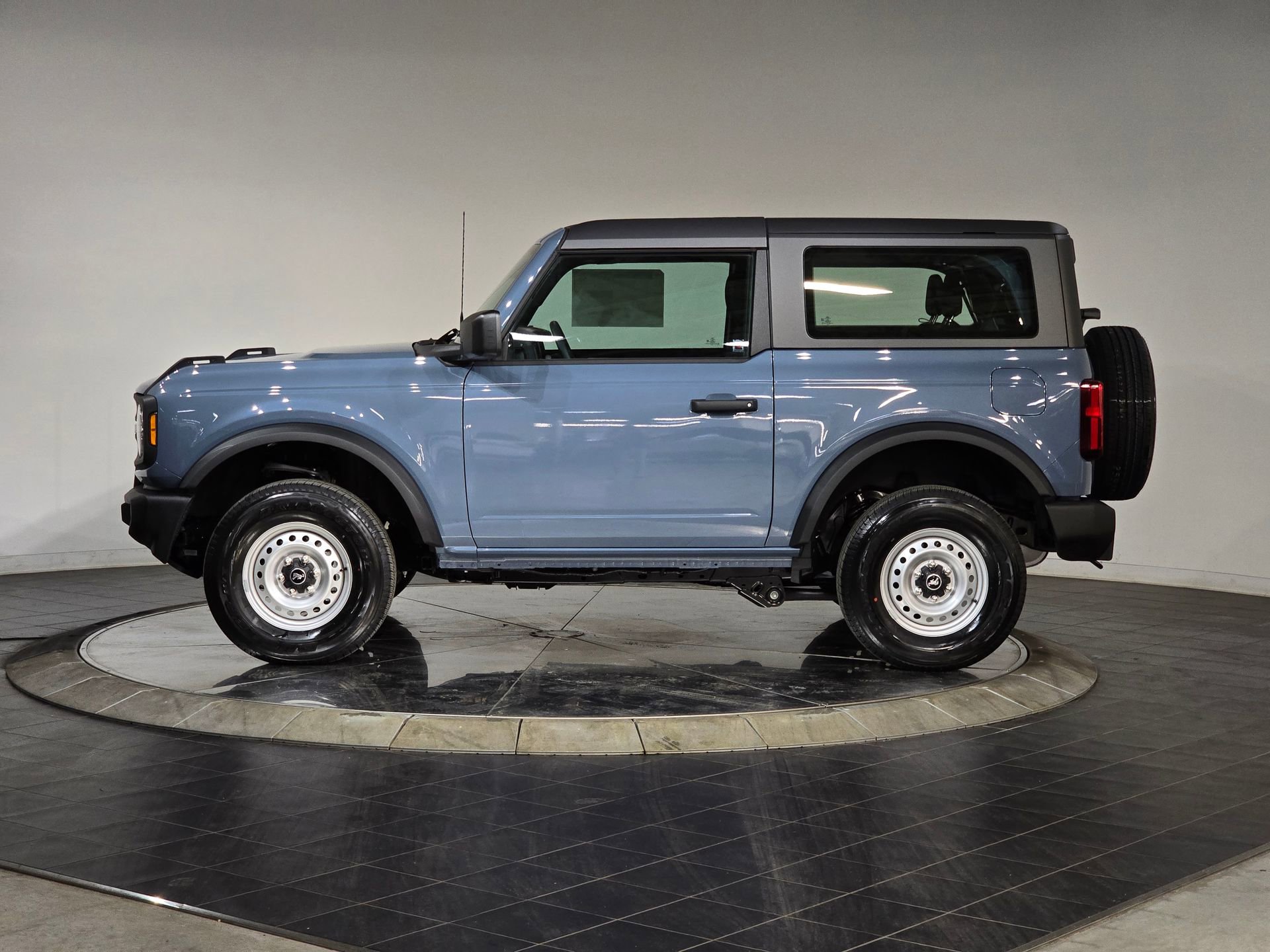 New 2025 Ford Bronco 2-Door AWD/4WD image 6