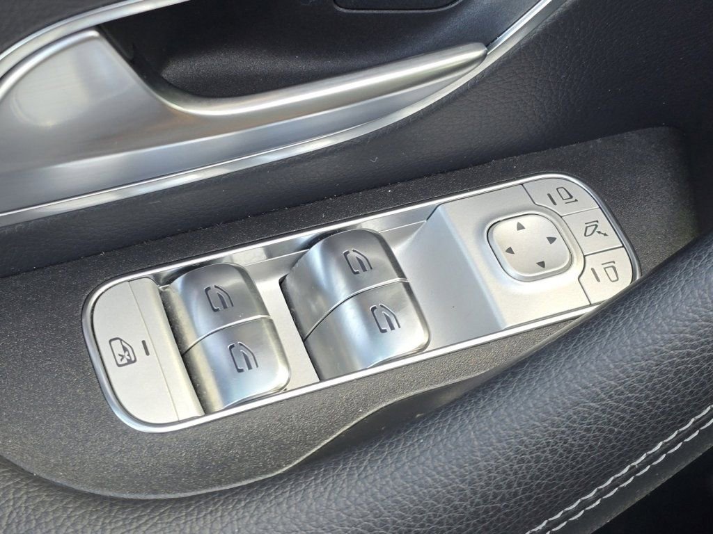 Used 2025 Mercedes-Benz GLS 450 4MATIC image 23