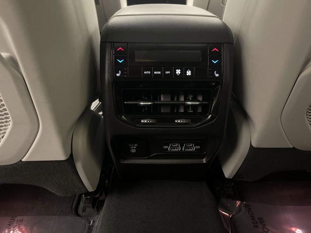 Used 2023 Jeep Grand Cherokee Overland w/ Advanced Protech Group III image 16